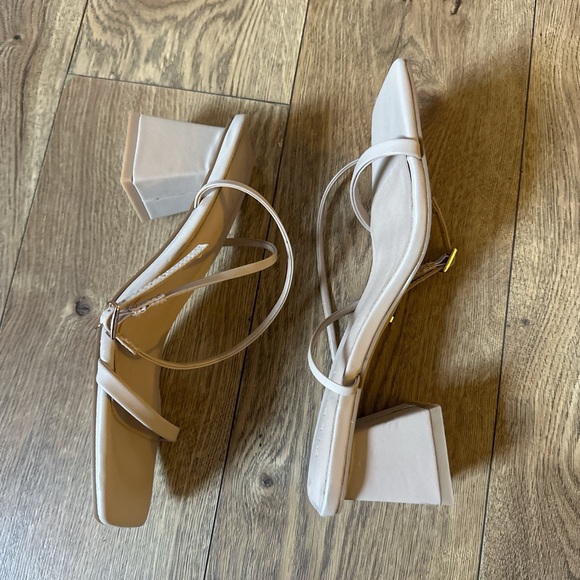 Open square toe block heel - Picture 4 of 6